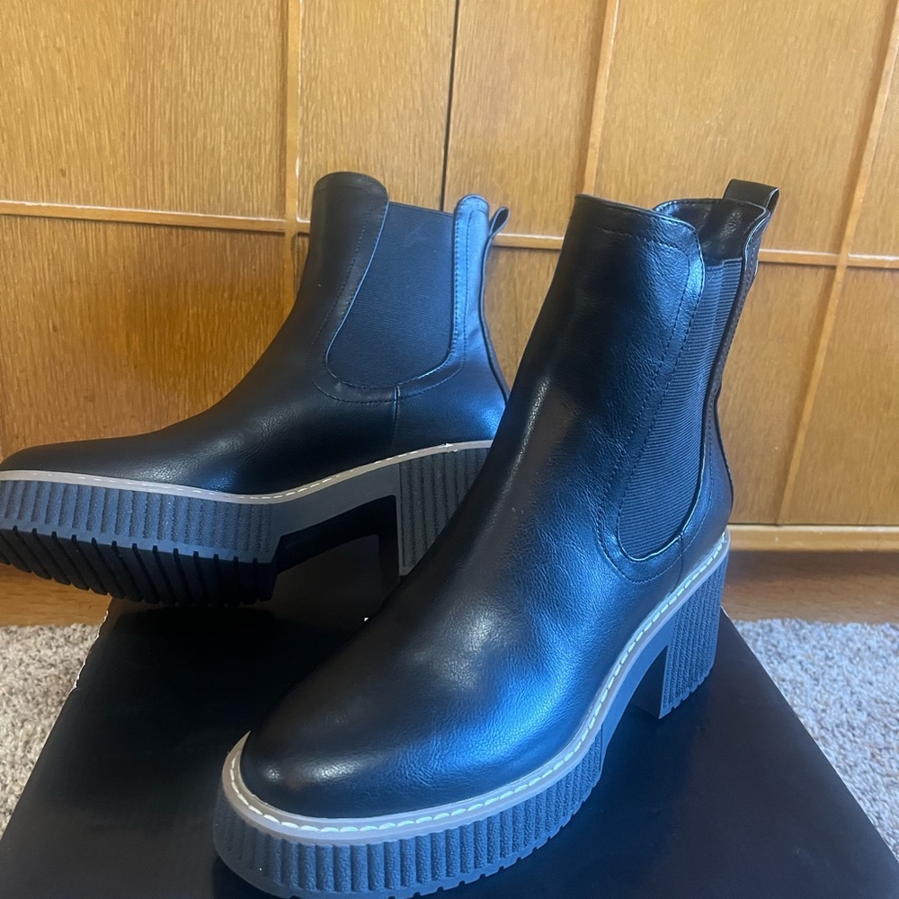 DV by Dolce Vita Sleek Black Ankle Booties